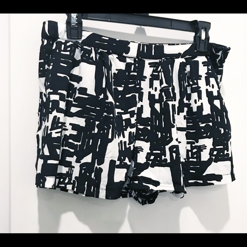 Women’s Forever 21 short-size M